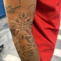 Inknum Tattoo and Body Piercing - Added some more design to work-in-progress sleeve @inknum