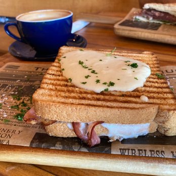 Farmhouse Cafe - Breakfast & Brunch Near Me - Honolulu, Hawaii Farmhouse Cafe - Breakfast & Brunch Near Me - Honolulu, Hawaii