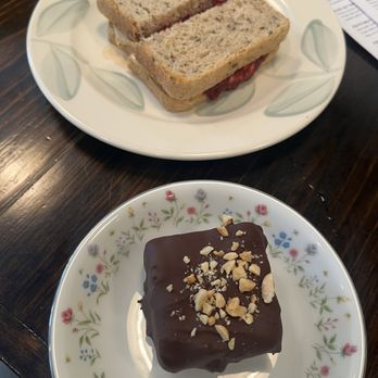 Fogwood & Fig - PB&J and chocolate peanut butter bar - Vegetarian Near Me - Port Jervis, New York