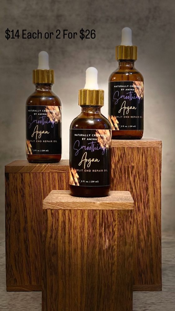 Naturally Crowned by Amina Logo