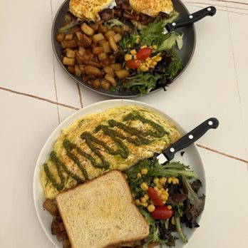 Popping Yolk Cafe - BBQ pulled pork Benedict, California omelette @jhennybventures (ig/tiktok) - Breakfast & Brunch Near Me - Alhambra, California Popping Yolk Cafe - BBQ pulled pork Benedict, California omelette @jhennybventures (ig/tiktok) - Breakfast & Brunch Near Me - Alhambra, California