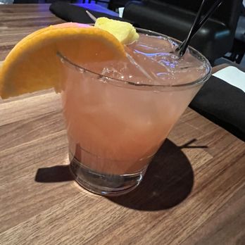 Yard House - Malibu Bay Breeze - New American Near Me - West Nyack, New York