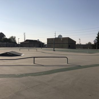 Veterans Park - Skate park area and 2 basketball courts - Parks Near Me - Tracy, California Veterans Park - Skate park area and 2 basketball courts - Parks Near Me - Tracy, California