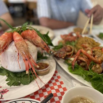 Tram Chim Live King Crab - Prawn and lobster noodles - Vietnamese Near Me - Westminster, California Tram Chim Live King Crab - Prawn and lobster noodles - Vietnamese Near Me - Westminster, California