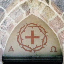 Alt-Schmargendorf - Über dem Eingang der Kirche.:)
