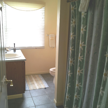 Park Place Suites - Honeymoon Suite - bathroom - Hotels Near Me - Mackinac Island, Michigan Park Place Suites - Honeymoon Suite - bathroom - Hotels Near Me - Mackinac Island, Michigan