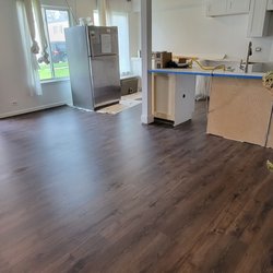Toro's Flooring