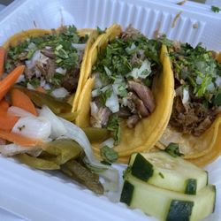 EL Jacalito - 3 carnitas tacos.