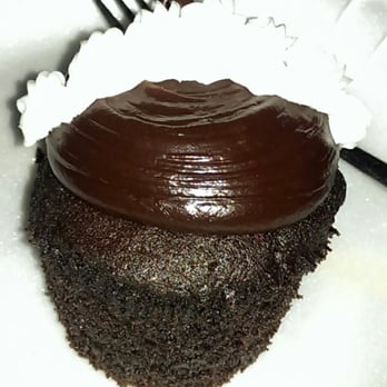 Smallcakes - St. Charles - Cupcakes Near Me - St. Charles, Illinois