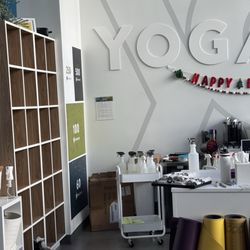 YogaSix Sunnyvale - On the left is the entrance to the studio. Really convenient and awesome they have dry and wet mildly scented towels included for your use.