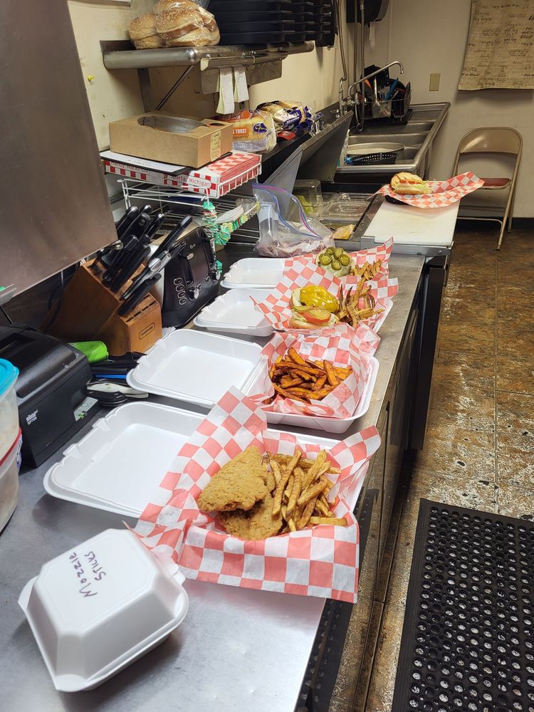 CARMEL’S SPORTS BAR & GRILL Updated September 2024 15 Reviews 623