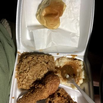 Chicken Lickin Hickory House - Fried Chicken, dirty rice, mashed potato, and a roll. YUM! - Chicken Shop Near Me - Hardeeville, South Carolina Chicken Lickin Hickory House - Fried Chicken, dirty rice, mashed potato, and a roll. YUM! - Chicken Shop Near Me - Hardeeville, South Carolina