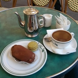 Pistachio Macaron