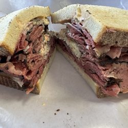 Maple Kosher Meat Market - Pastrami sandwich