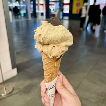 Venchi - Pistachio - 5/5 stars, Cappuccino - 3.5/5 stars - Gelato Near Me - Santa Clara, California Venchi - Pistachio - 5/5 stars, Cappuccino - 3.5/5 stars - Gelato Near Me - Santa Clara, California