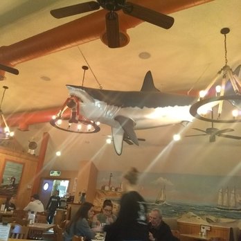 Popei's Clam Bar - Seafood Near Me - Coram, New York