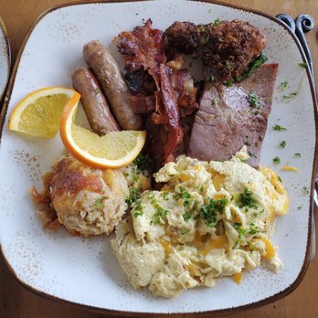 13 Restaurant - Smoke House Sampler - New American Near Me - St Thomas, Virgin Islands
