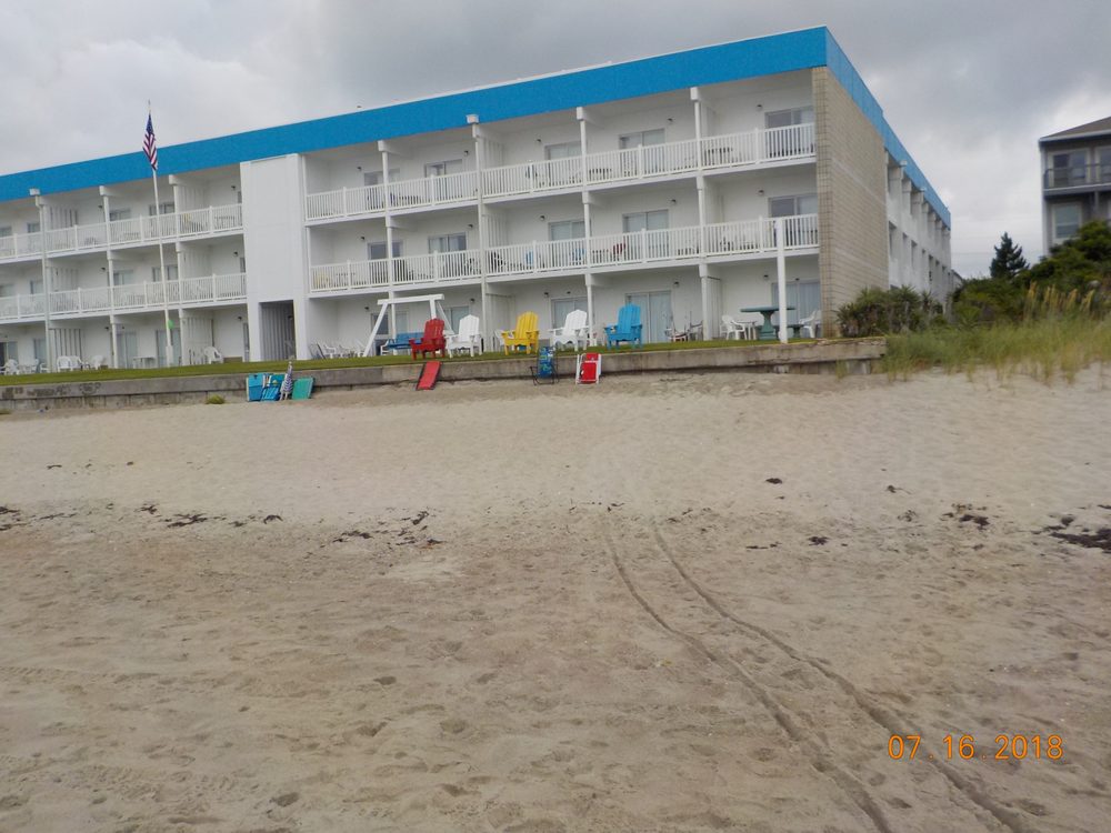 Whaler Inn Beach Club