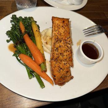 Yard House - Whiskey Glazed Salmon - New American Near Me - Irvine, California