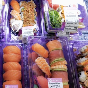 Kroger - a variety of sushi in plastic containers - Grocery Near Me - Fort Worth, Texas