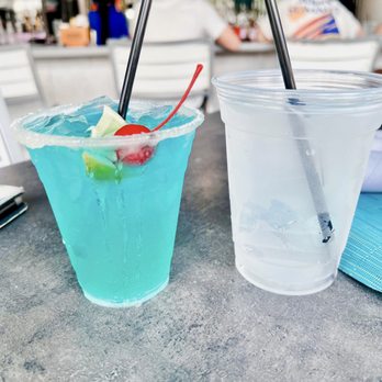 '39 Poolside Bar & Grill - Frozen Rosen on the Rocks - Breakfast & Brunch Near Me - Orlando, Florida