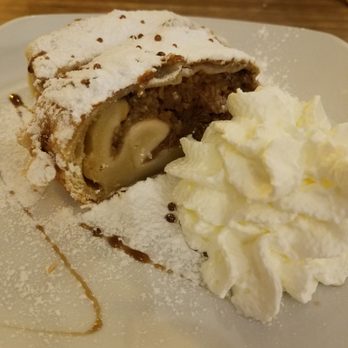 Blatnice - Apple strudel - Czech Near Me - Praha-1, Puerto Rico Blatnice - Apple strudel - Czech Near Me - Praha-1, Puerto Rico