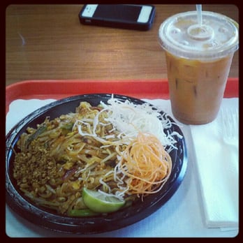 MaDee Thai Kitchen - Pad thai w/ pork and thai iced tea - Thai Near Me - Costa Mesa, California