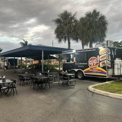 Aja Food Truck Pembroke Pines - Have a seat