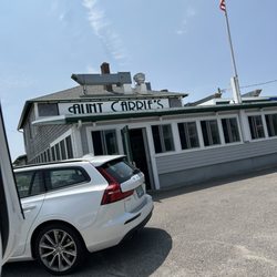 Aunt Carrie's Restaurant - Front with ample parking