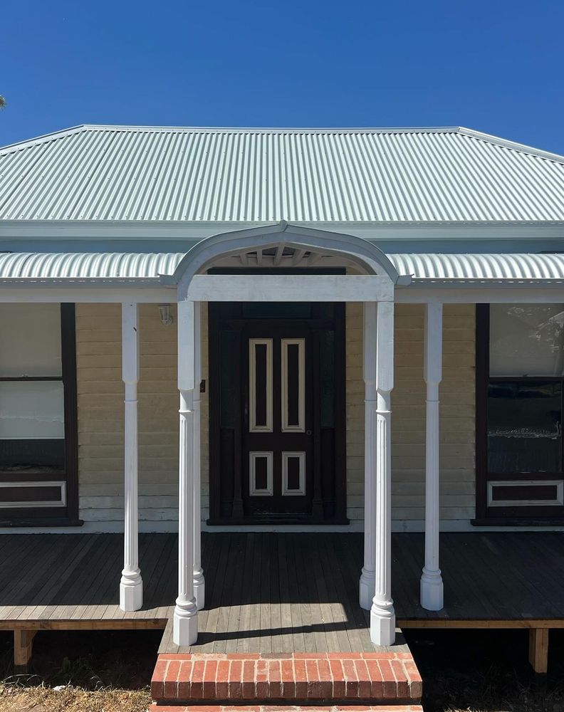 Slide of Castlemont Roofing