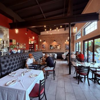 Amici's Restaurant - Other dining room - Pizza Near Me - Maywood, New Jersey