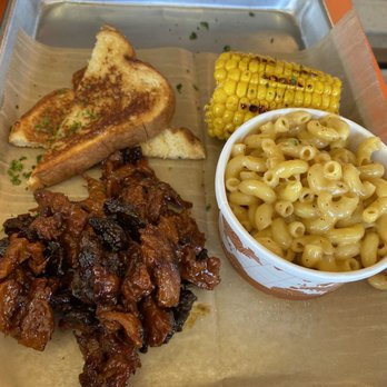 The Rabbit Hole - Southern BBQ Platter - Vegan Near Me - Pompano Beach, Florida The Rabbit Hole - Southern BBQ Platter - Vegan Near Me - Pompano Beach, Florida