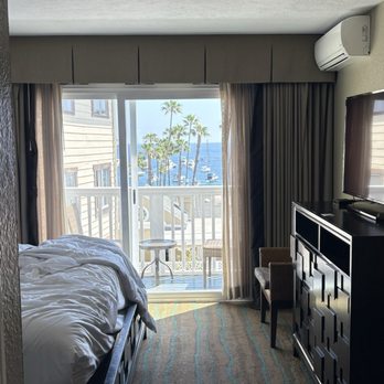 Catalina Island Inn - Room - Hotels Near Me - Avalon, California Catalina Island Inn - Room - Hotels Near Me - Avalon, California