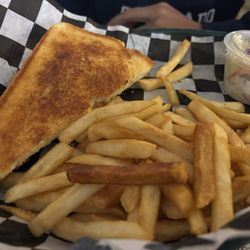 Paradise Bar and Grill - Grilled cheese