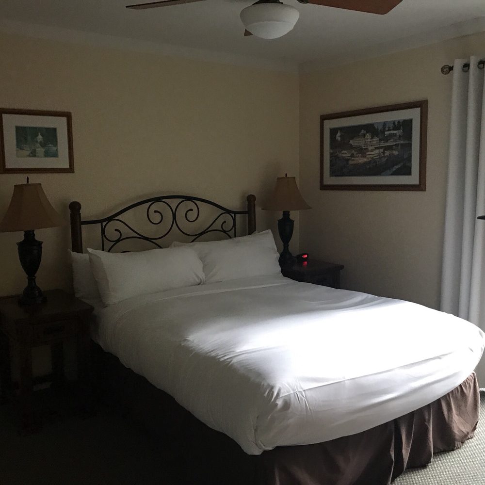 Roche Harbor Resort - Bedroom 2 downstairs - Resorts Near Me - Roche Harbor, Washington Roche Harbor Resort - Bedroom 2 downstairs - Resorts Near Me - Roche Harbor, Washington