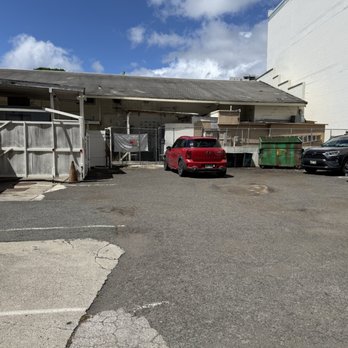 Chopstix - Parking lot - Cantonese Near Me - Honolulu, Hawaii