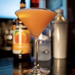 Jams@209 Sports Bar & Grill - Love Potion #9