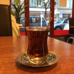 Sifa Restaurant - Tyrkisk te mens jeg venter
