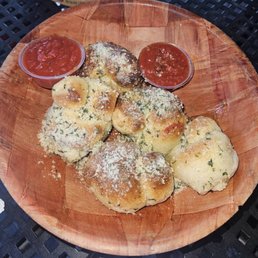 GARLIC KNOTS GARLIC KNOTS