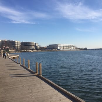 Georgetown Waterfront Park - Parks Near Me - Washington, DC, District of Columbia Georgetown Waterfront Park - Parks Near Me - Washington, DC, District of Columbia