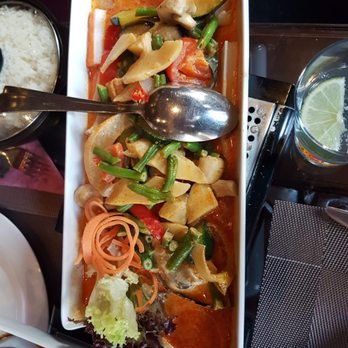 Thaihaus Lemongrass - Rotes Thaicurry mit Meeresfrüchten - Thai Near Me - Nuremberg, BY Thaihaus Lemongrass - Rotes Thaicurry mit Meeresfrüchten - Thai Near Me - Nuremberg, BY