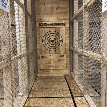 Houston Axe Throwing - Private booths - Axe Throwing Near Me - Houston, Texas