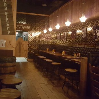 Smith Creek Moonshine - Restaurant seating - Burgers Near Me - Branson, Missouri Smith Creek Moonshine - Restaurant seating - Burgers Near Me - Branson, Missouri