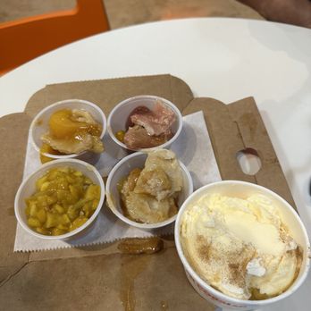 Peach Cobbler Factory - Desser flight: caramel apple, peach, mango peach, strawberry peach - Desserts Near Me - Pembroke Pines, Florida