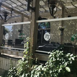 Finns Irish Pub