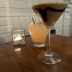 Parrott's on 11th - Chocolate martini and lemonade