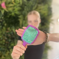 Salon DeZEN - Love this brush