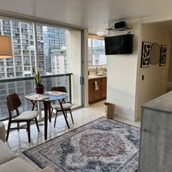 Pono Home Cleaning - Living and dining space
