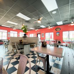 Porter's - Inside of porters