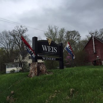 Weis Vineyards - The new sign - Wine Tasting Room Near Me - Hammondsport, New York Weis Vineyards - The new sign - Wine Tasting Room Near Me - Hammondsport, New York